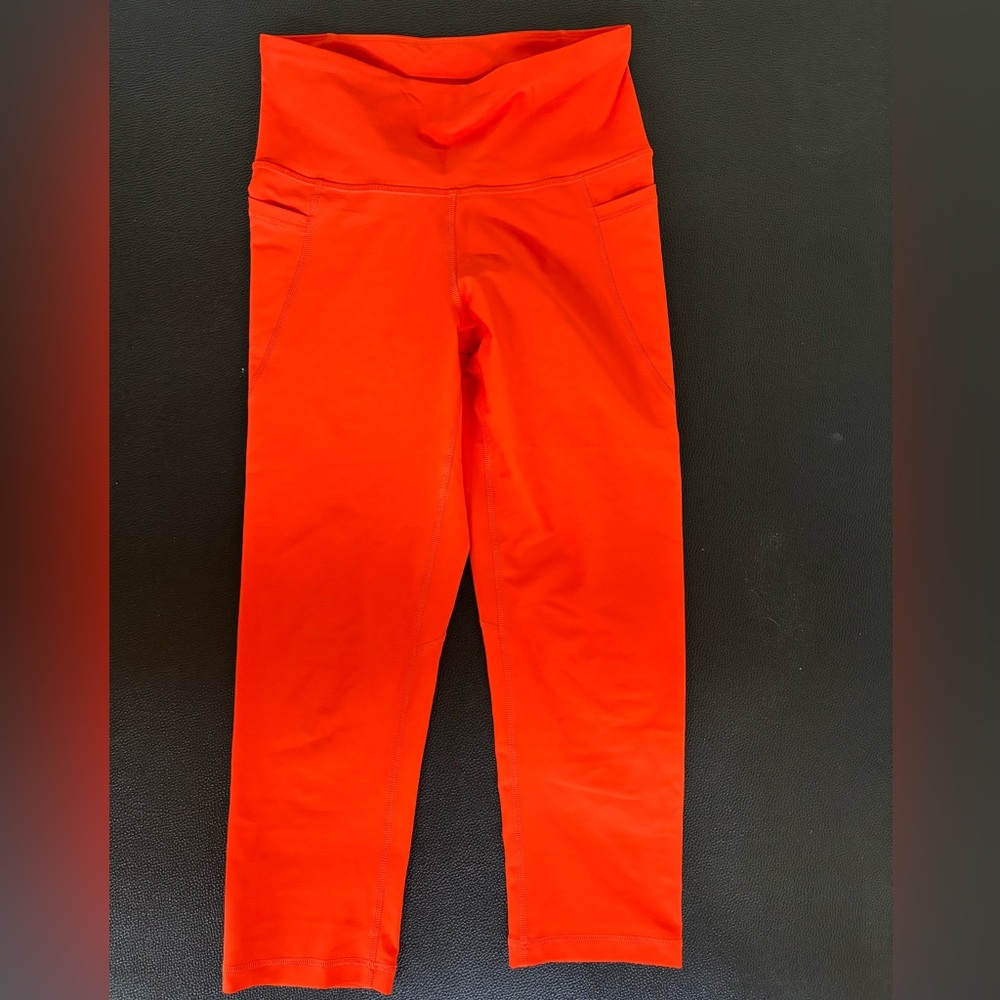 Old Navy women’s capri leggings with side pockets